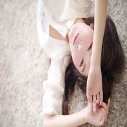 探秘桃花洞口的潺潺溪水：自然与文化的交融